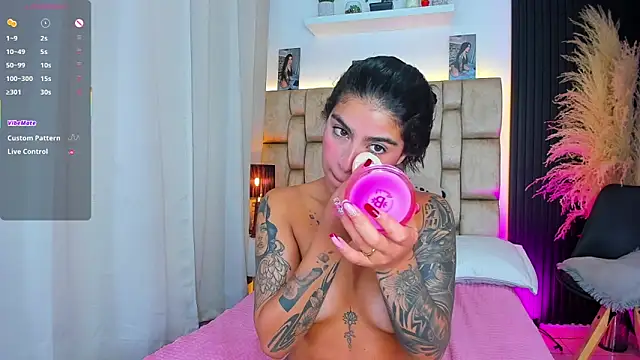 Czat XXX na żywo – little_sophie18