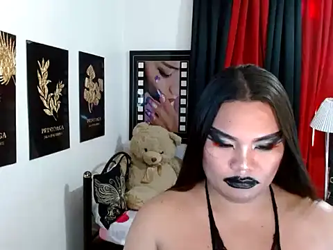 TSbrianaHugeCock 网络视讯表演