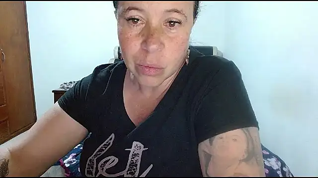 LauraMallioni's Live XXX Chat