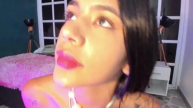 Chatroom XXX en direct de AntonellaRossi