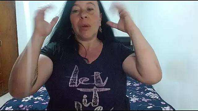 LauraMallioniのライブXXXチャット