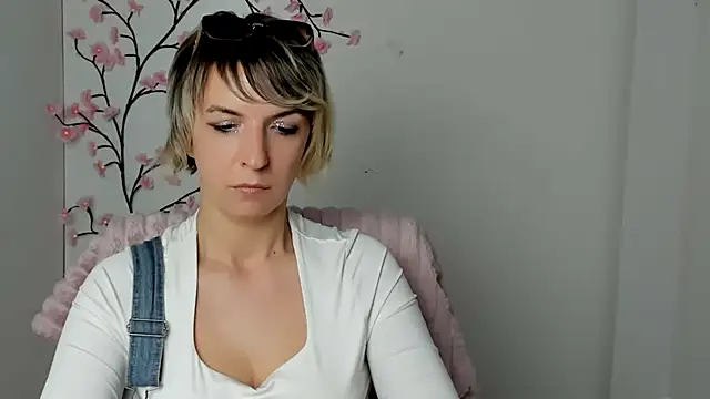 Chat +18 de Lana_Foxyy ao vivo