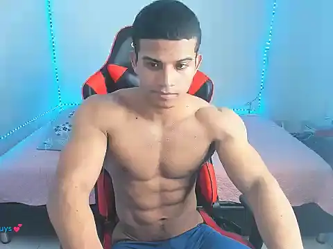 oliver_thompsson7 Adlı Modelin Canlı XXX Sohbeti