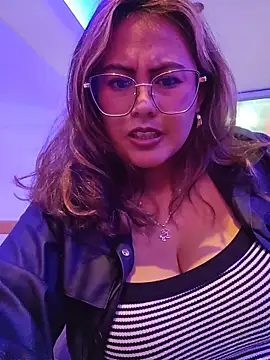 Mari-98 Pertunjukan Webcam