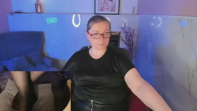 Chat XXX en directo de Alexandra_Kind