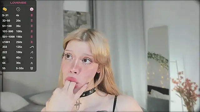 XXX chat uživo modela boobsybootie