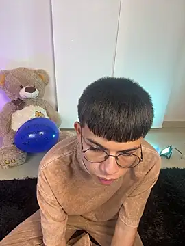 Asher_Young élő XXX-chatje