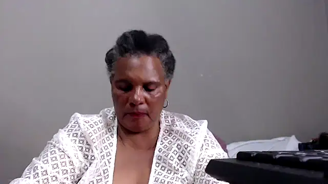 GrandBustyMelon Webcam-Show
