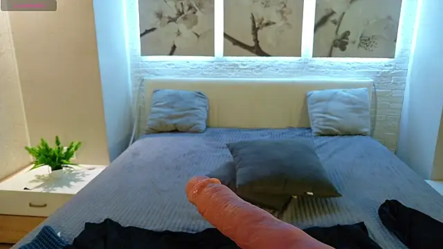 Betty_June Chat XXX in diretta