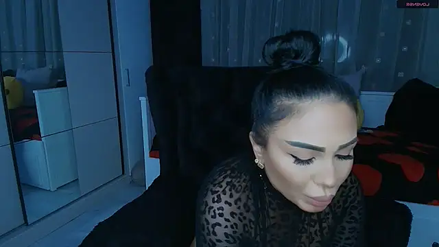 Pokazy przed kamerką – mistress_meryem