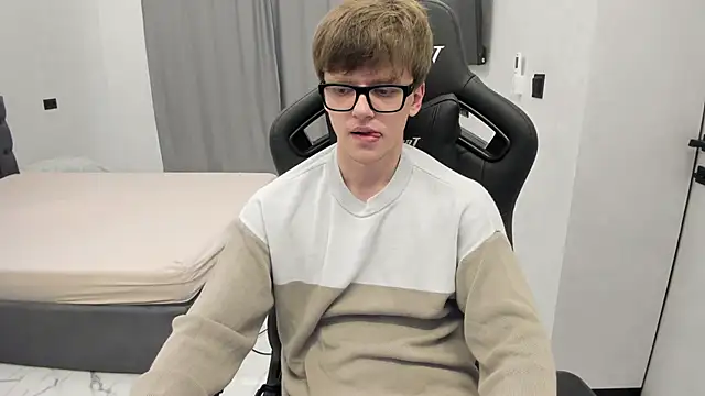 XXX chat uživo modela bonekoambalabu