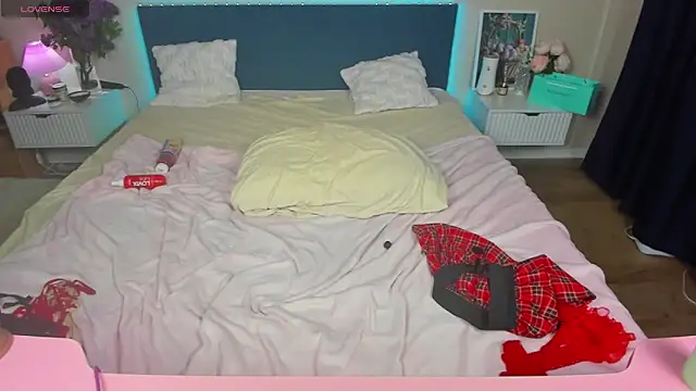 BritneyLix – Naživo XXX chat