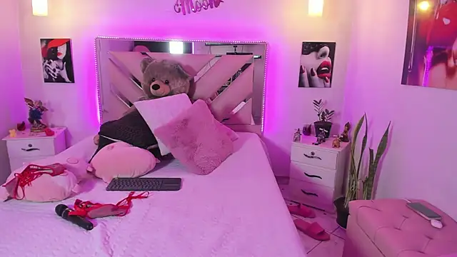 Karly_moon's Webcam Show