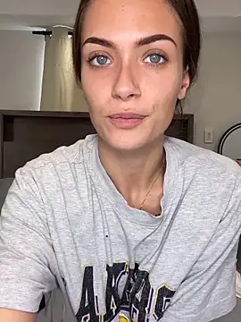 Lily_Golddn Webbikameraesitys