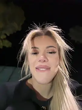 AlyssaFoxx_'s Live XXX Chat