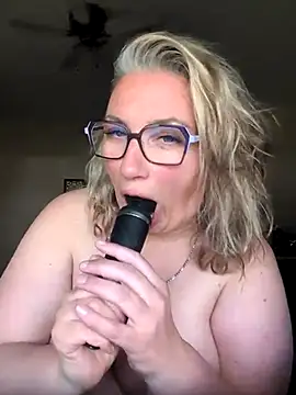 Canadian_BBW's Webcam Show
