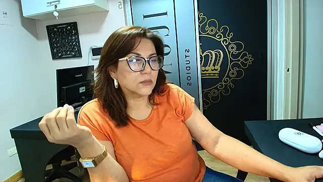 TiffanyyWilson's Live XXX Chat