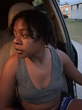 Pokazy przed kamerką – Ebony_Queeen