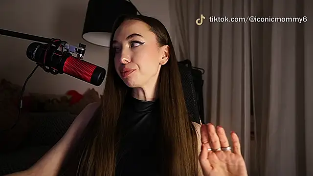 XXX chat uživo modela supreme_dominatrix