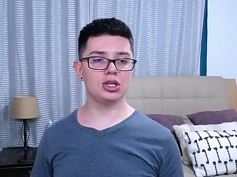 BlackFoXXX69 élő XXX-chatje