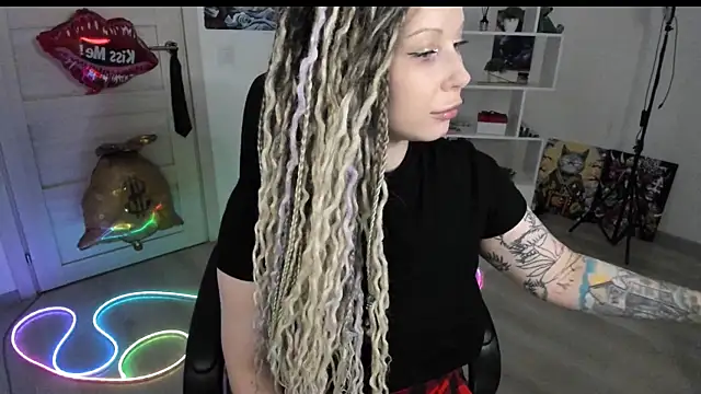 HoneySallyMoore Adlı Modelin Canlı XXX Sohbeti