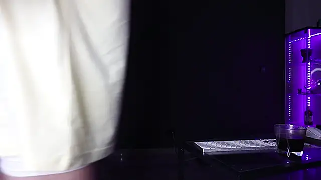 mattmasterss: διαδικτυακό σόου στην κάμερα