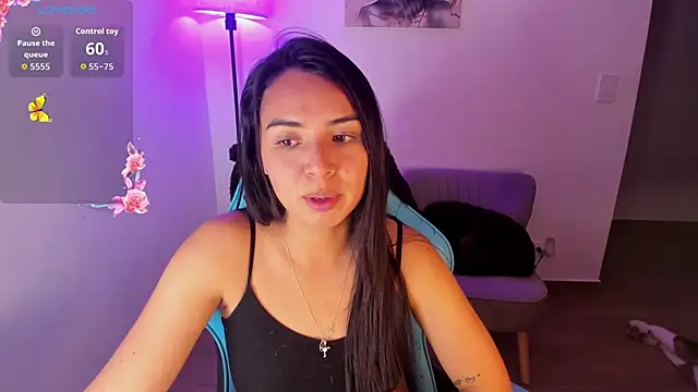 Chatroom XXX en direct de Nicole_Ss