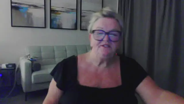 BridgetBlueEyes' Live XXX Chat