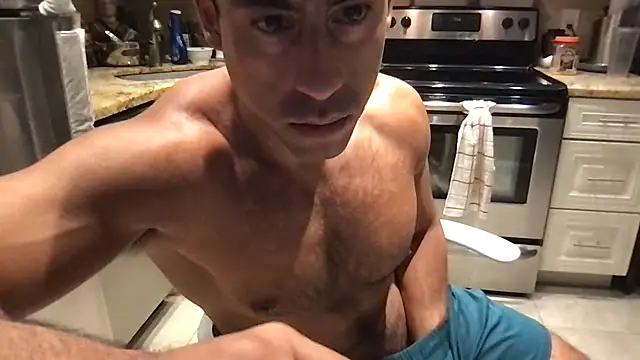 BigGuyMuscle 即時 XXX 聊天