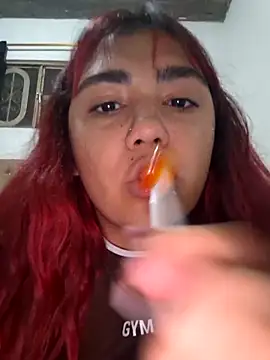 lucyheart_8 Adlı Modelin Canlı XXX Sohbeti