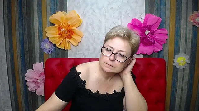 EmiliaGreen Live XXX chat