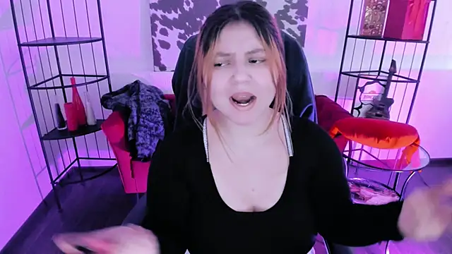 DiaAngell's Live XXX Chat