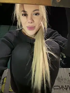 AlyssaFoxx_ Live XXX-chat