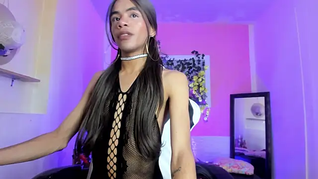 Katy_bratz_ Adlı Modelin Canlı XXX Sohbeti