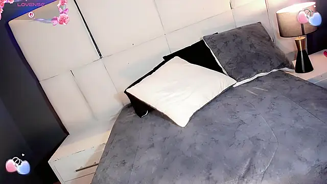 Kornylovee 现场XXX聊天