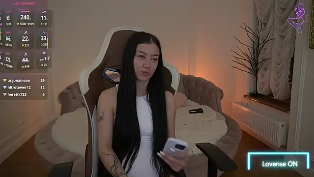 FataleNellie Adlı Modelin Canlı XXX Sohbeti
