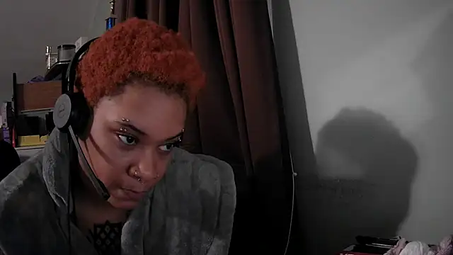 nickytheehawtie Chat XXX in diretta