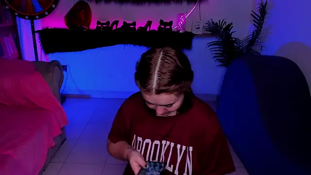 Shyfantasies' Webcam Show
