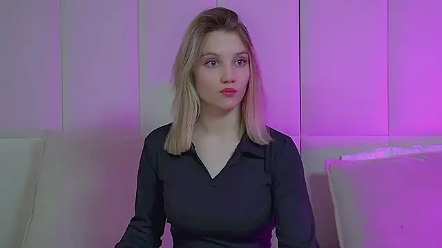 StacyEvances: онлайн-секс-чат