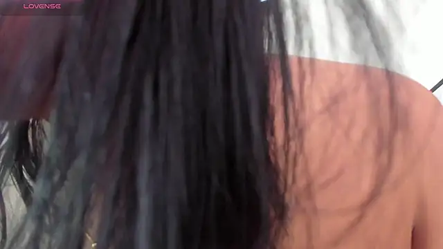 LadyNahir Adlı Modelin Canlı XXX Sohbeti