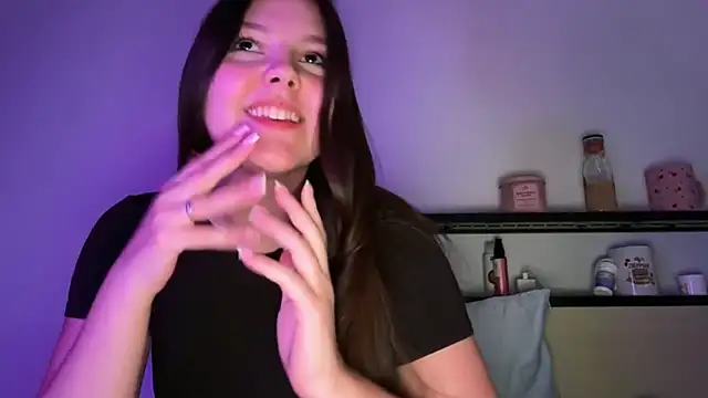 Show modela yourmila1 na web-kameri