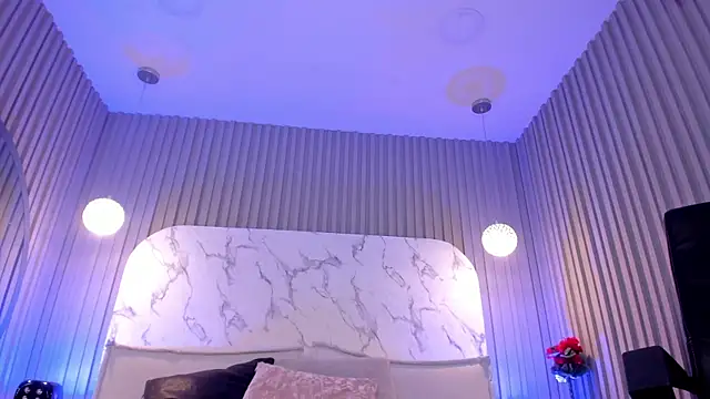 AbrilBloom's Live XXX Chat