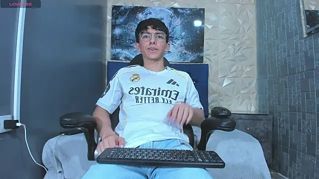 ElanGiraldo Live XXX-Chat