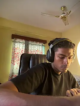 Show modela thecatfishh na web-kameri