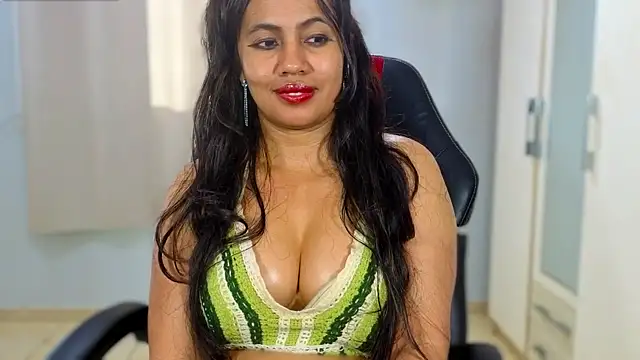 FannyXhot Adlı Modelin Canlı XXX Sohbeti