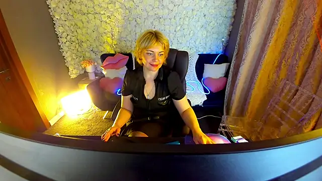XXX chat uživo modela AmaraNights