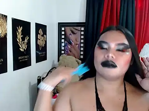 Webkamerová show TSbrianaHugeCock