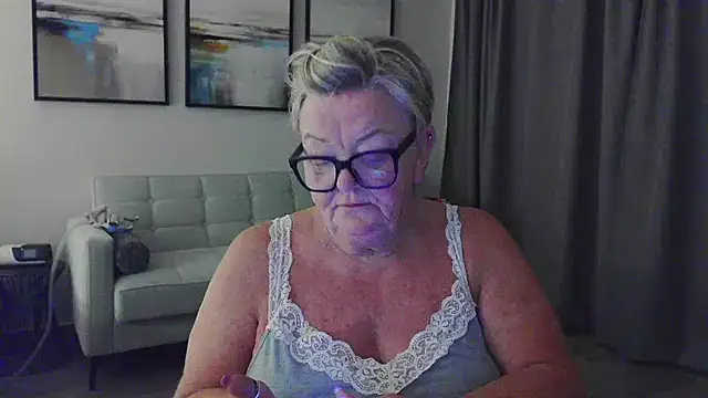 BridgetBlueEyes' Live XXX Chat