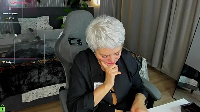 Linda_Zef1r's Live XXX Chat