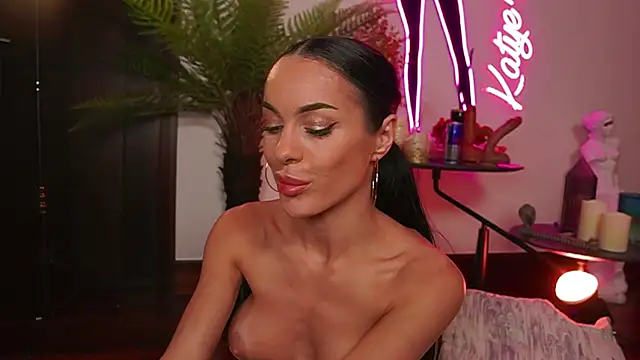 Katyerave's Live XXX Chat